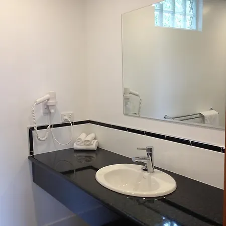 Commodore Regent Launceston Room photo