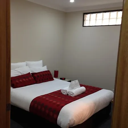 Commodore Regent Launceston Room photo