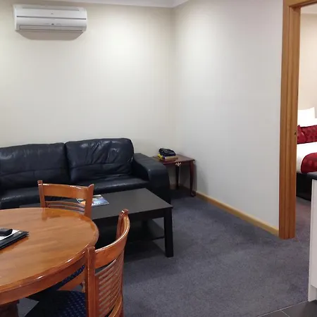 Commodore Regent Launceston Room photo