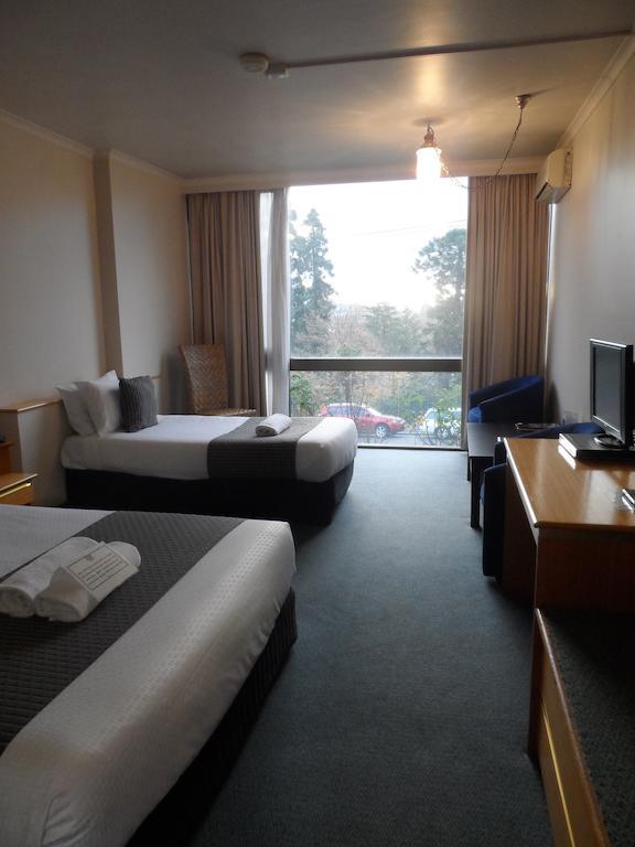 Commodore Regent Motel 4*
